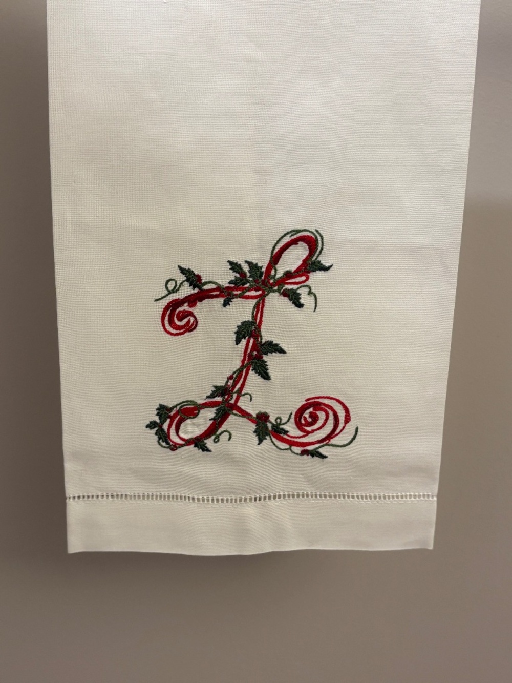 Embroidered Guest Fingertip Towel Monogram Initial L NWOT